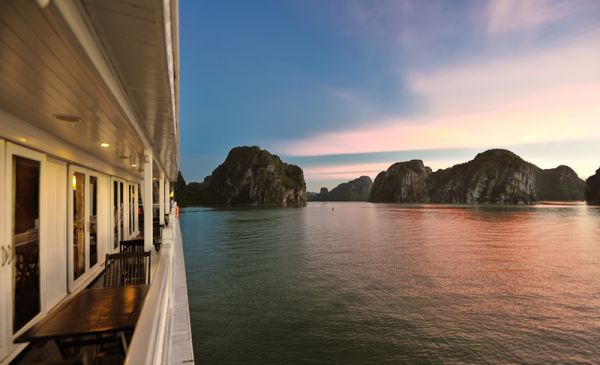 Halong Bay: Paradise Sails