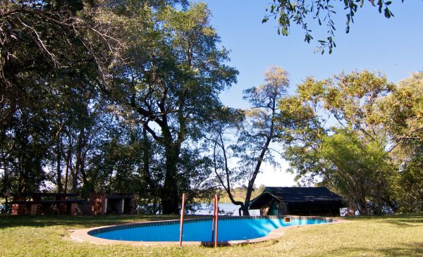 Popa Falls: Ndhovu Safari Lodge