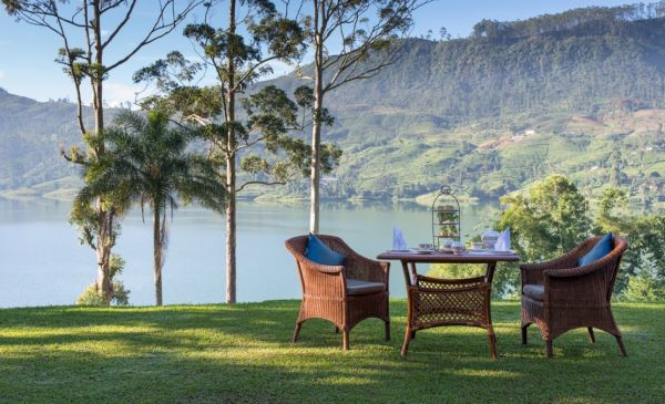 Nuwara Eliya: Ceylon Tea Trails