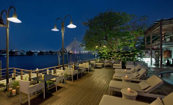 Bangkok: Riva Surya