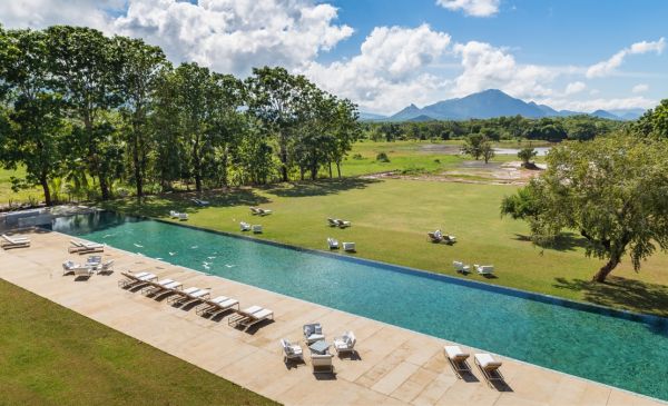 Dambulla: Jetwing Lake