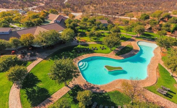 Damaraland: Damara Mopane Lodge