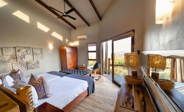 Hluhluwe: Rhino Ridge Safari Lodge